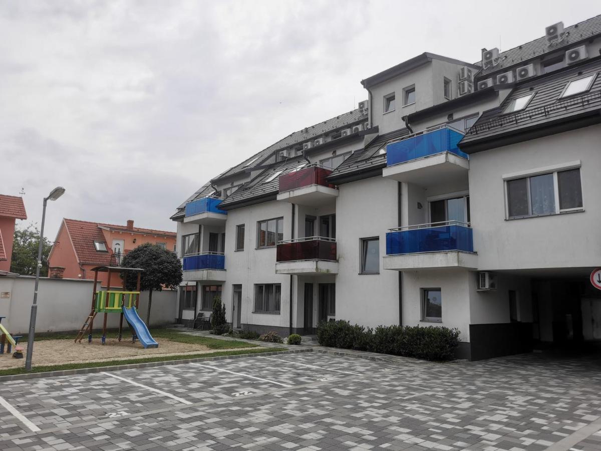 Szabo Apartman Sarvar Ngoại thất bức ảnh