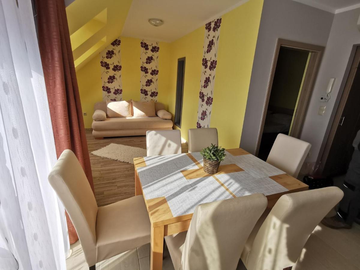 Szabo Apartman Sarvar Ngoại thất bức ảnh