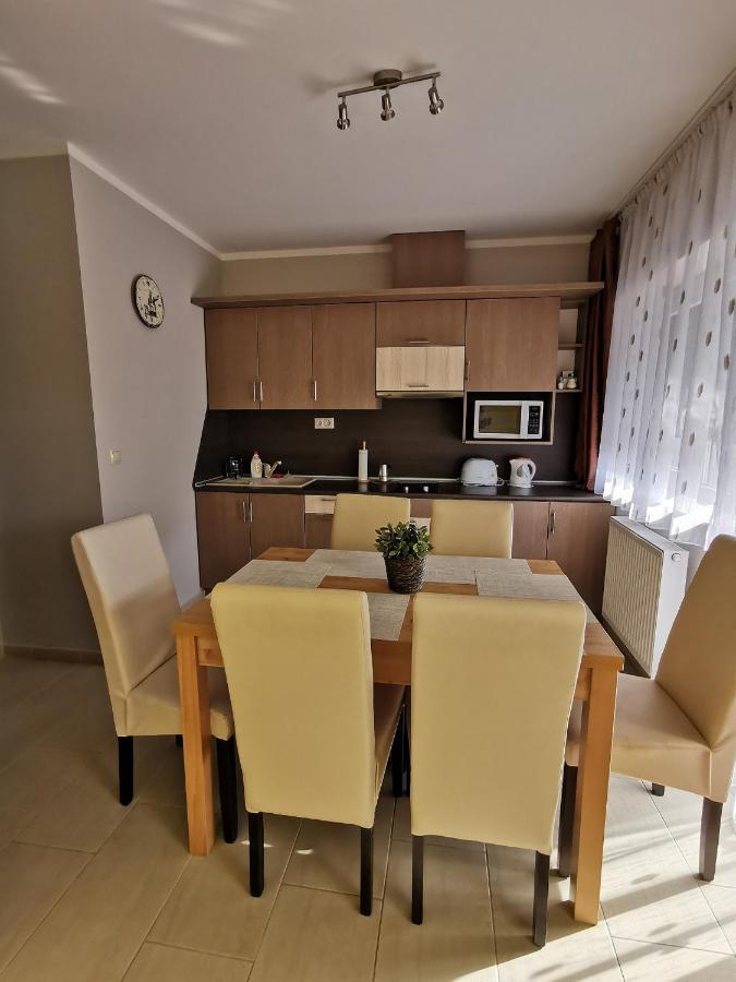Szabo Apartman Sarvar Ngoại thất bức ảnh