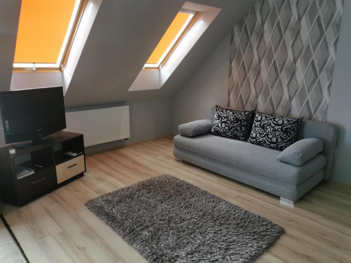 Szabo Apartman Sarvar Ngoại thất bức ảnh
