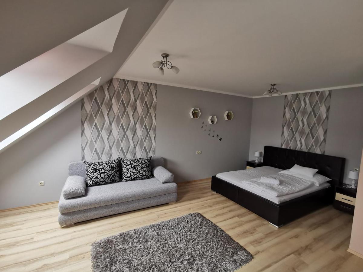 Szabo Apartman Sarvar Ngoại thất bức ảnh