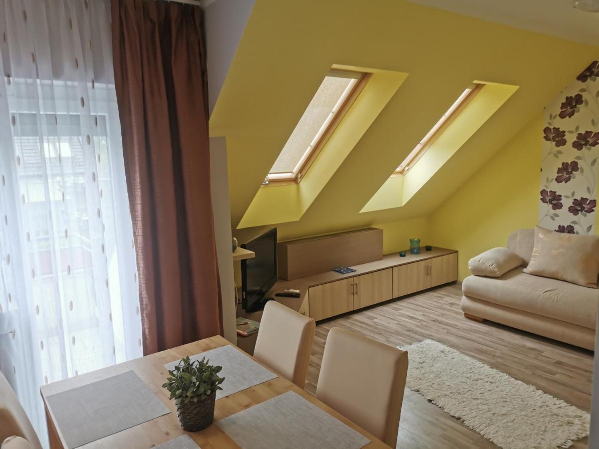 Szabo Apartman Sarvar Ngoại thất bức ảnh